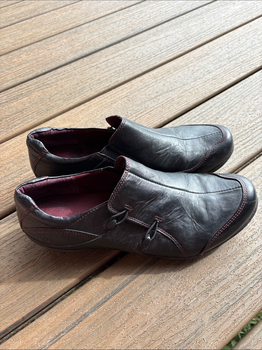 Taos Bungie Jump Women 10 Comfort Casual Black Textured Leather Slip On Shoes
